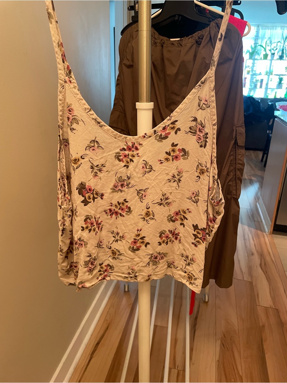 Brandy Melville Floral Spaghetti Strap Crop Top in Cream